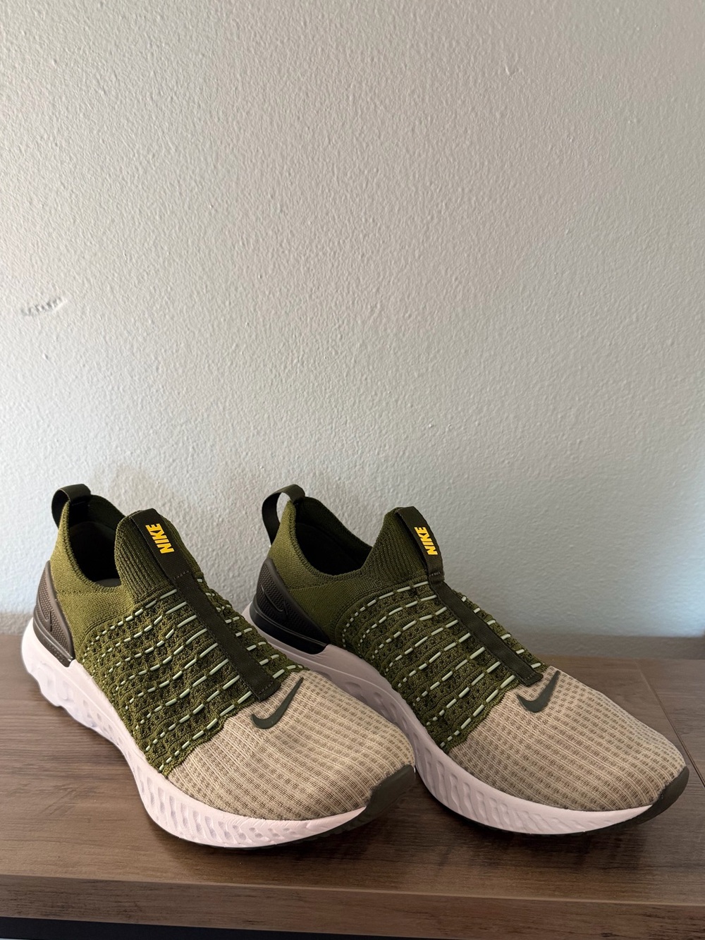 NIKE React Phantom Run Flyknit 2 DX2311 300 Size 12 Green